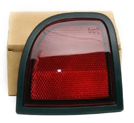 Mitsubishi L200 (05-15) Arka Tampon Reflektörü Sol